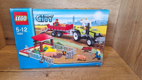 LEGO City 7684 Hodowla świń i traktor