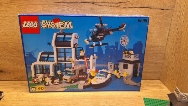 LEGO 6598 System Town - Komenda Główna Policji i Więzienie